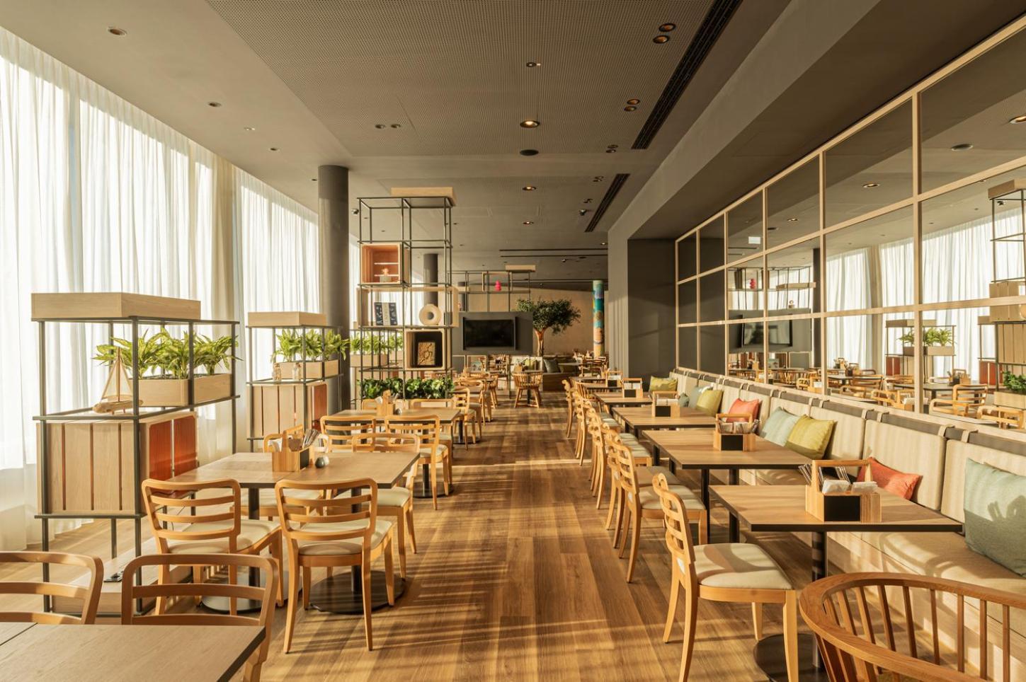 Intercityhotel 4*